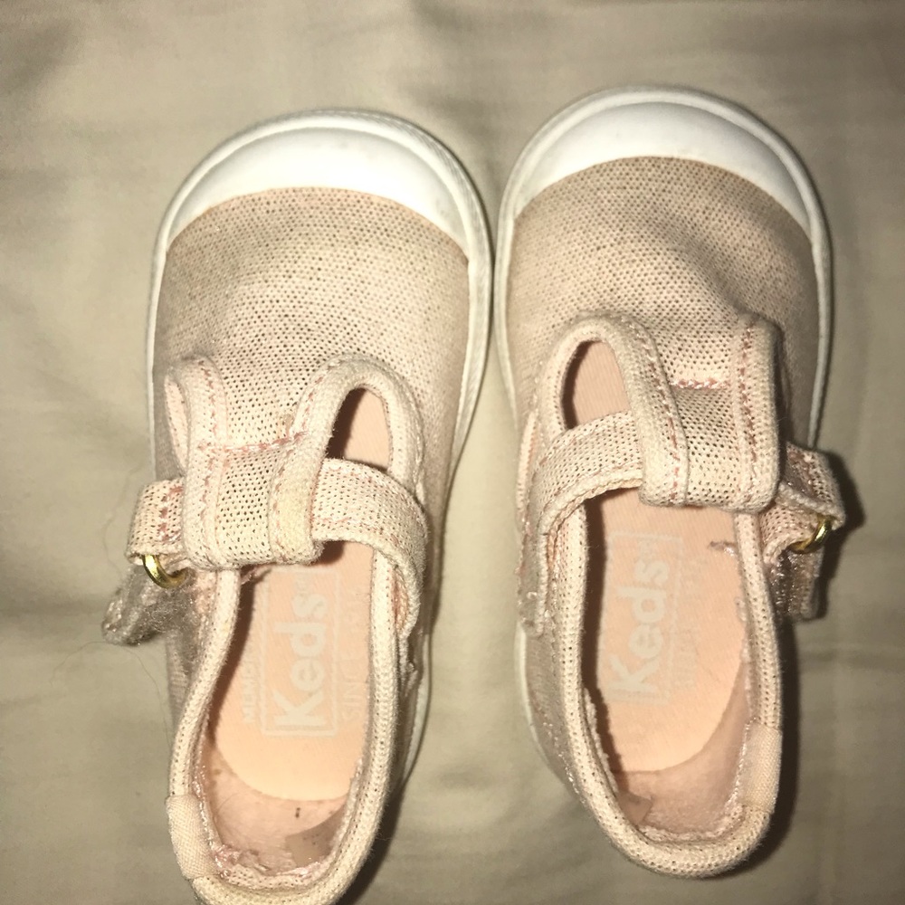 Size 4 pink keds